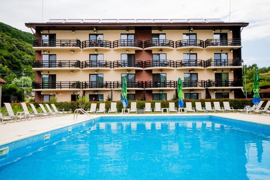 Pensiunea Danubia Ieşelniţa Exteriör bild